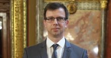 Bóka János reagált Magyar Péter sajtótájékoztatójára: politikai célokra használja a gyermekvédelem ügyét