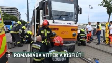 Bukarestbe vitték a villamos elé futó kisfiút, akit gépek tartanak életben