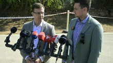 Érkeznek a részvevők a kötcsei piknikre, a középpontban a választási eredmény lehet