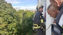Kizárta édesanyját egy kétéves gyermek egy ötödik emeleti szentendrei lakásból, a tűzoltók egy másik erkélyről átmászva segítettek
