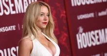 Ma 29 éves Sydney Sweeney, a színésznő, aki egy szappan miatt önként tárgyiasította magát a vádak szerint – emlékezetes botrányok, forró fotók!