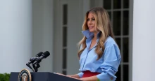 Megszólalt Melania Trump tanácsadója, ezt mondta Donald Trump és a szőke asszisztens kapcsolatáról