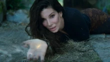 "Most kell leállnom a romkomokkal" - Sandra Bullock felidézte, hogyan járt el meghallgatásokra minden "perverznek", aki arra kérte, hogy dobja le a nadrágját, és mikor döntött az irányváltás mellett