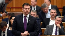 Vitézy lefújta a MÁV vitatott üzletét – újratárgyalják a svájci motorvonatok beszerzését