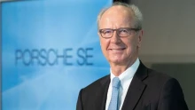 Az űrbe menekült a Volkswagen tulajdonosa, de ott is Elon Muskba ütközik