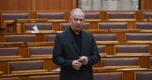 Felülbírálták Kósa Lajosék utónévtörléseit Tarr minisztériumában, új szabályozást készítenek az elbírálásról