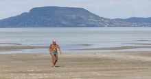Kiszáradt mederrel és kongó strandokkal búcsúzik a Balaton - így ért véget a gyászos szezon - saját szemünkkel néztük meg
