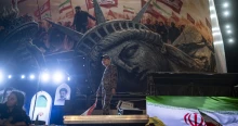 Kötélhúzás a peremeken: Az USA és Irán veszélyes patthelyzete