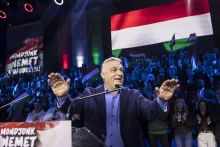 Orbán Viktor magára hagyta a DPK-t? Feltűnően hiányzik a neve a lakiteleki tábor programjából