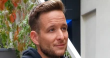 Össze kellett varrni Istenes Bence fejét, már kiengedték a kórházból – így van most a műsorvezető