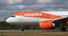 Tűz ütött ki az EasyJet repülőgépén egy utas figyelmetlensége miatt