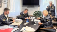 Az Alapjogokért Központ háttércégénél tartanak házkutatást az NNI nyomozói
