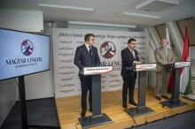 Házkutatást tartottak a rendőrök az Alapjogokért Központnál az itt bujkáló lengyel miniszterhelyettes ügyében
