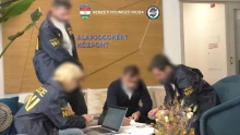 Házkutatás Romanowski-ügyében, üzengetés a mentelmi jog kapcsán, friss Medián-mérés – Newscast