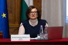 A tiszás Schummer Orsolya szerint „technikai segítségnyújtás történt”, amikor párttársa helyett szavazott a parlamentben